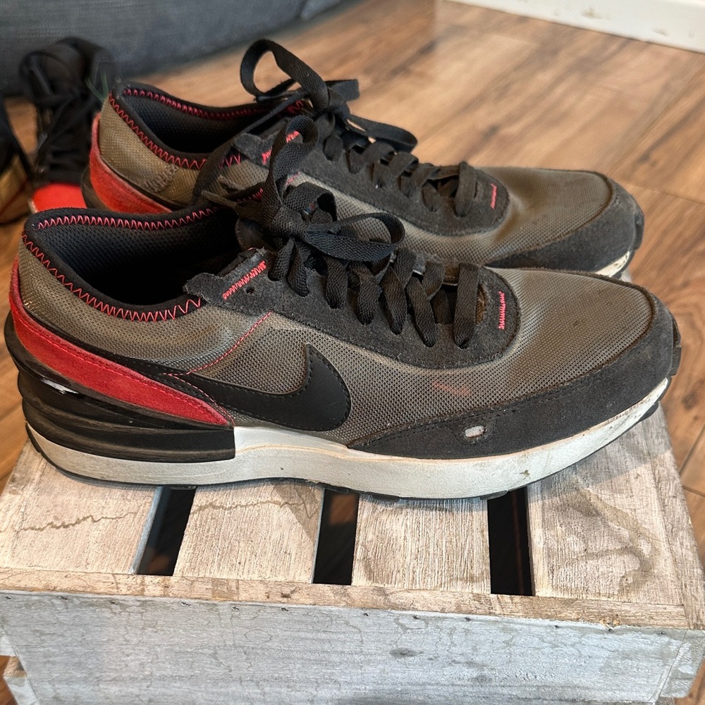 Boys Nike Waffle One Sneakers Size 6.5